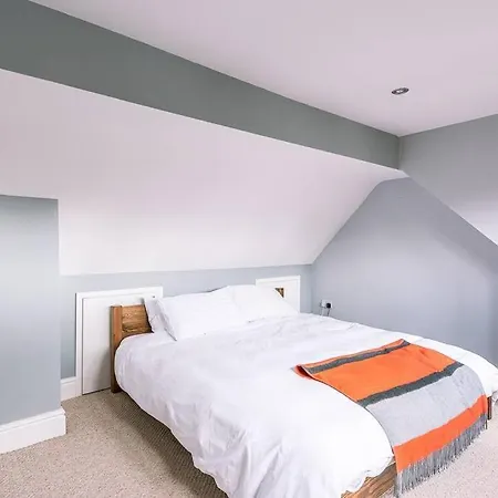 Beautiful House In Apartment Harrogate